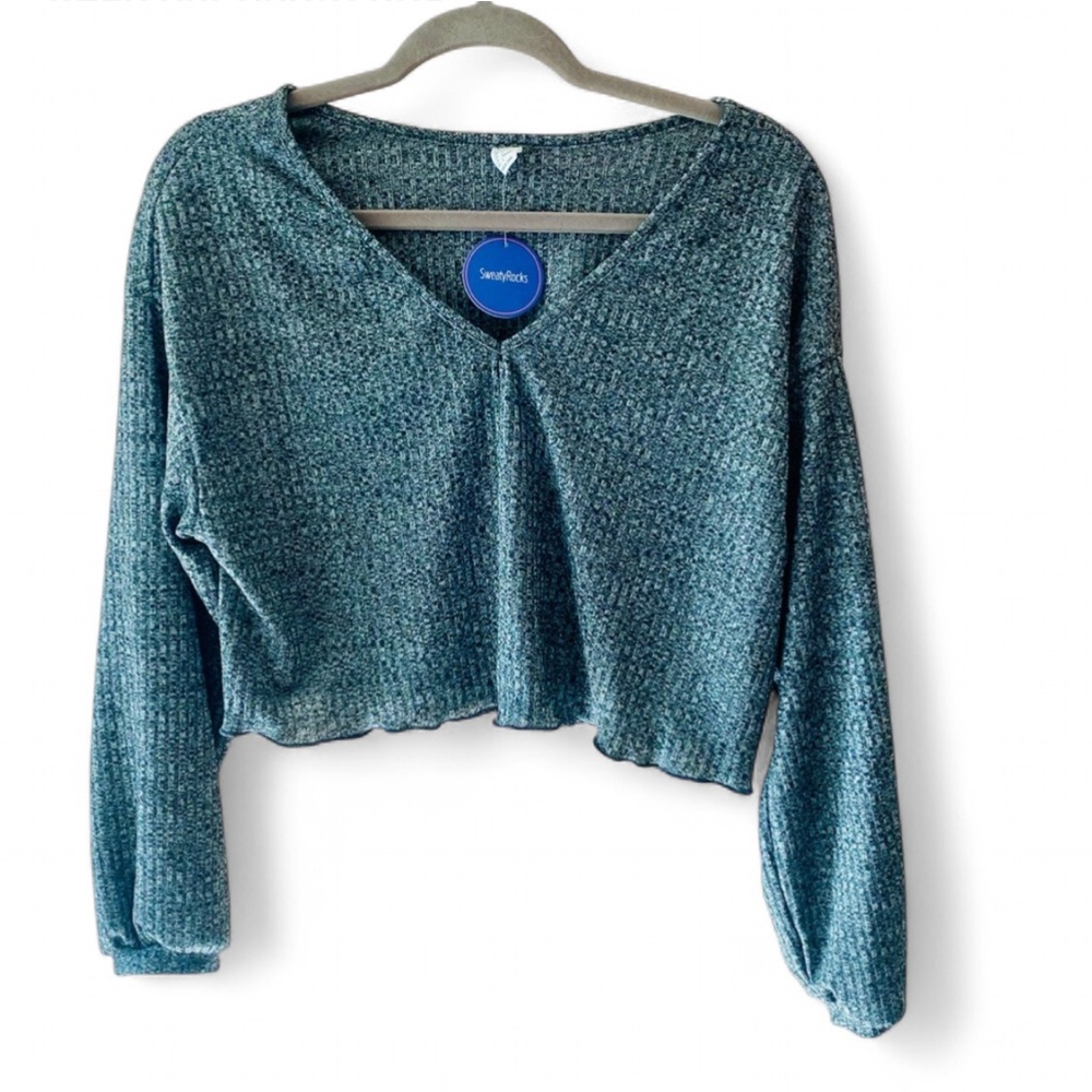 NWT SWEATYROCKS LONG SLEEVE GRAY V NECK KNIT CROP TOP LIGHTWEIGHT SIZE SMALL